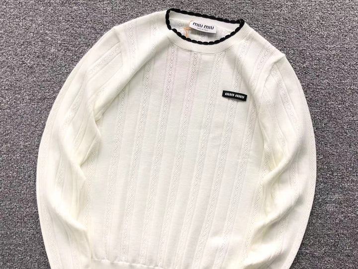 M - SWEATER