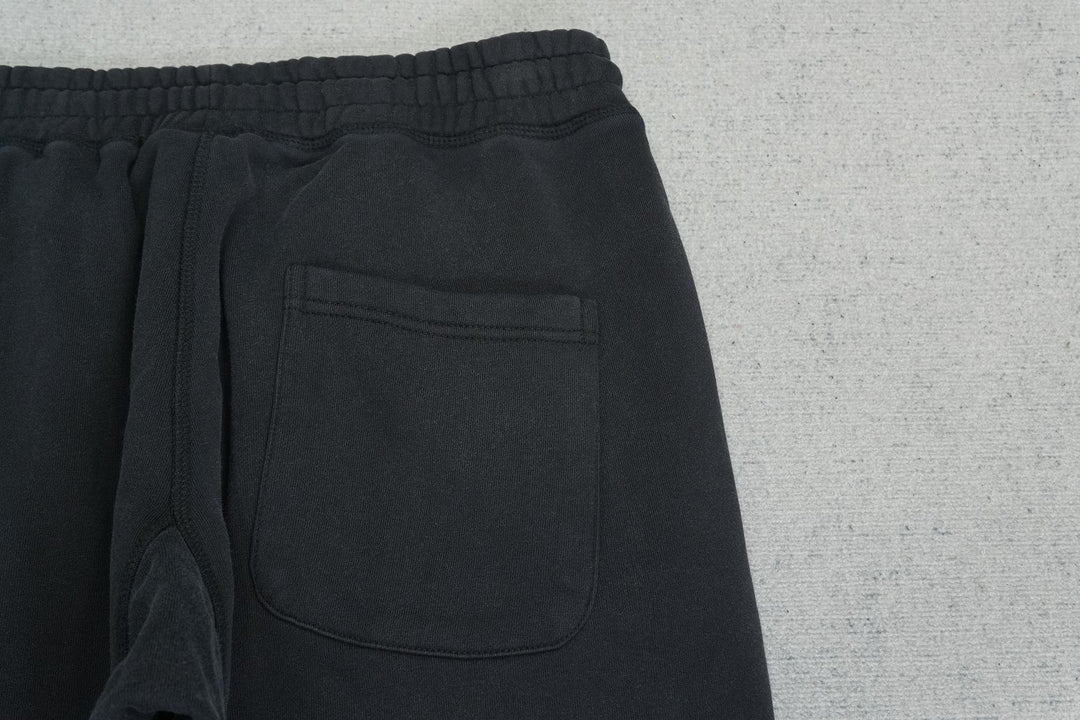 S - SWEATPANTS