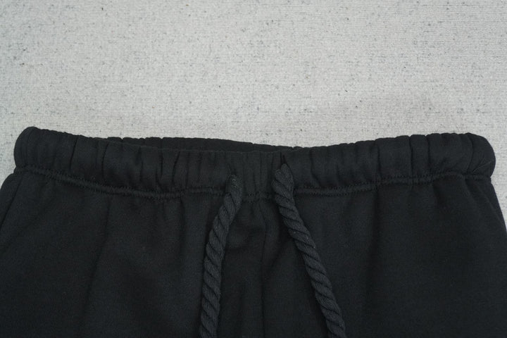 S - SWEATPANTS