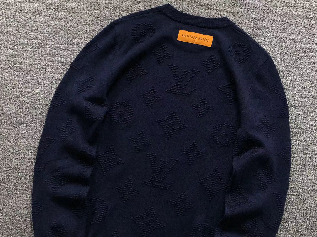 L - SWEATER