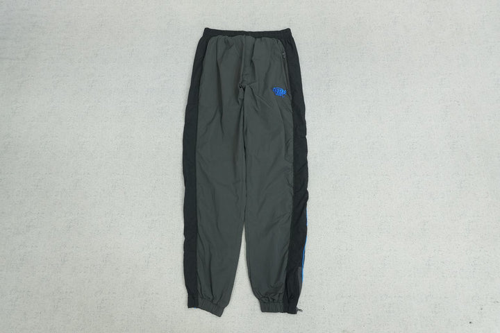 S - SWEATPANTS