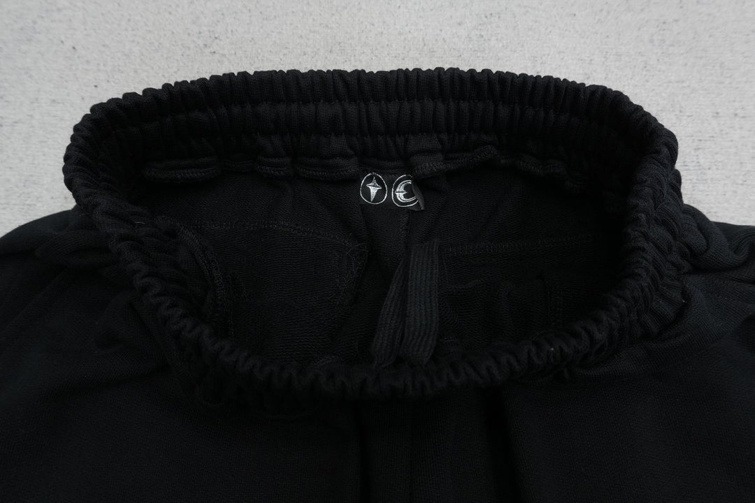 T - SWEATPANTS
