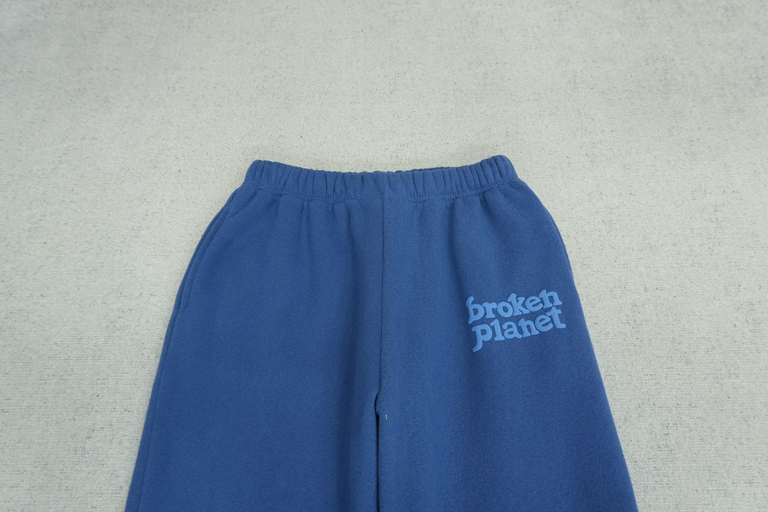 B - SWEATPANTS