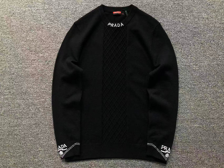 P - SWEATER