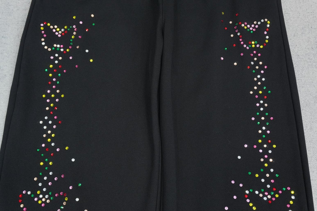 B - SWEATPANTS