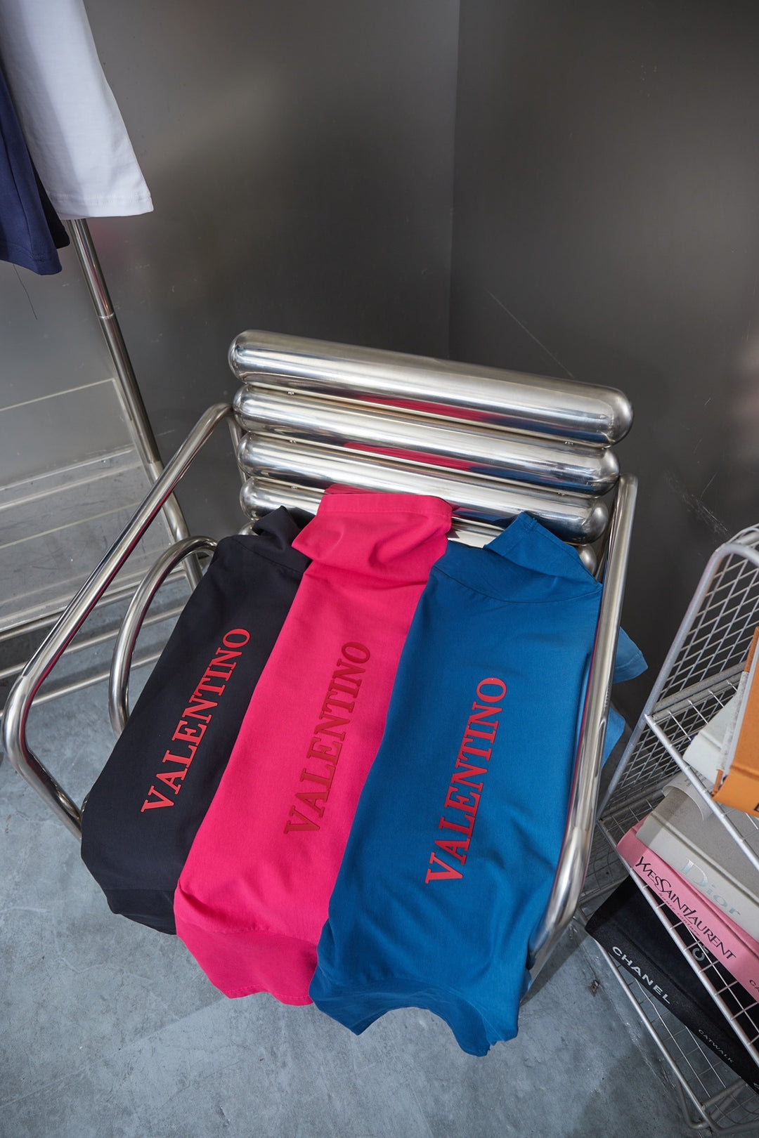 V - TSHIRT VIP
