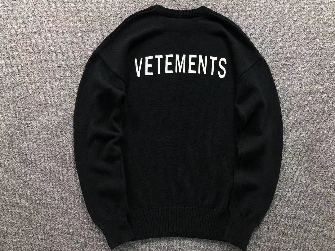 V - SWEATER