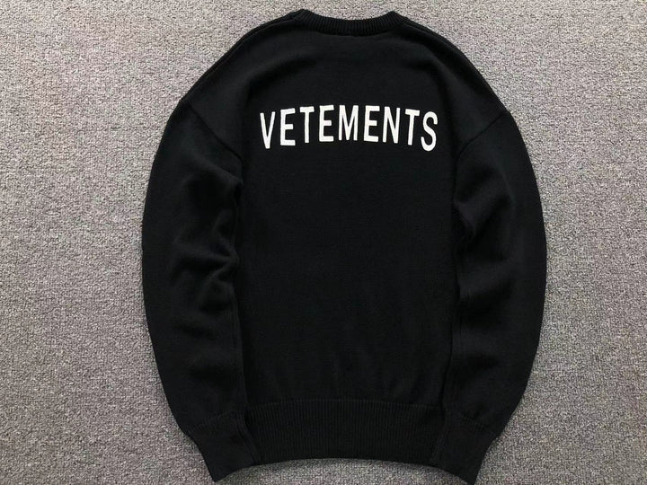 V - SWEATER