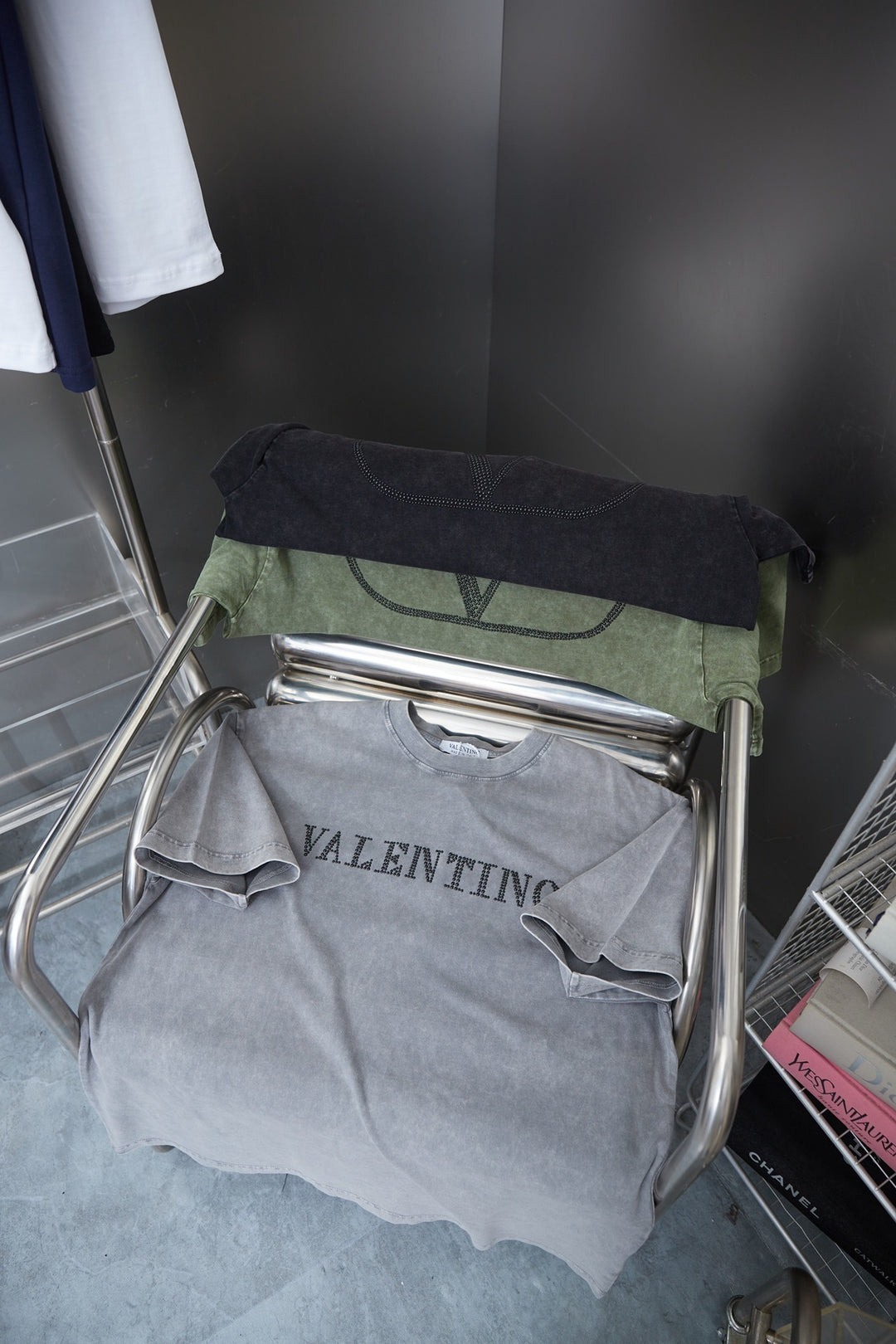 V - TSHIRT VIP