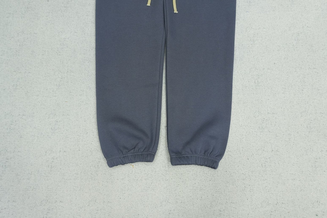 F - SWEATPANTS