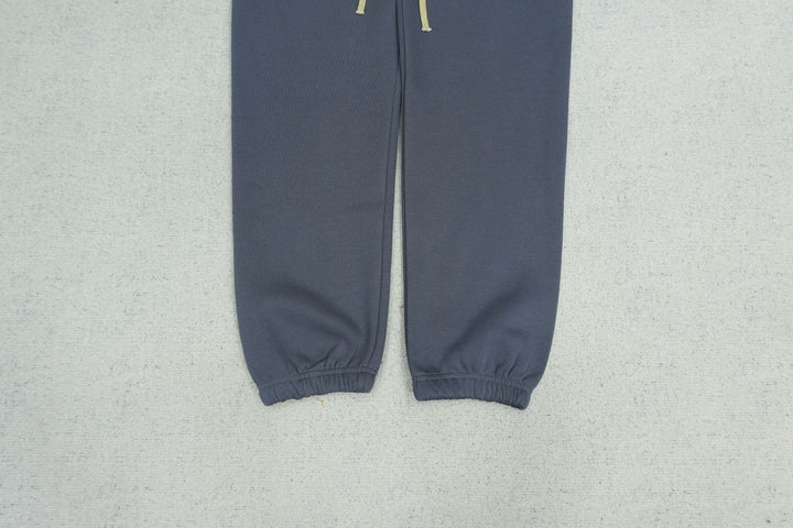 F - SWEATPANTS