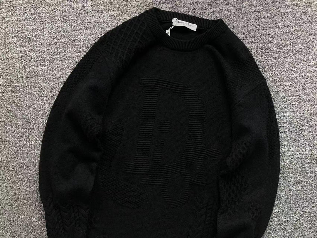 D - SWEATER