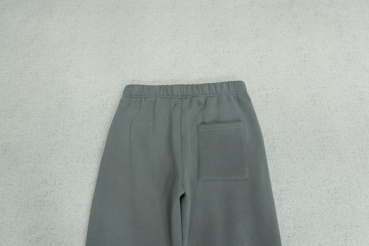 B - SWEATPANTS