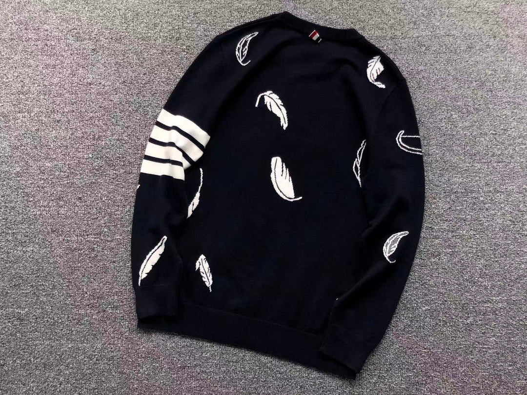 T - SWEATER