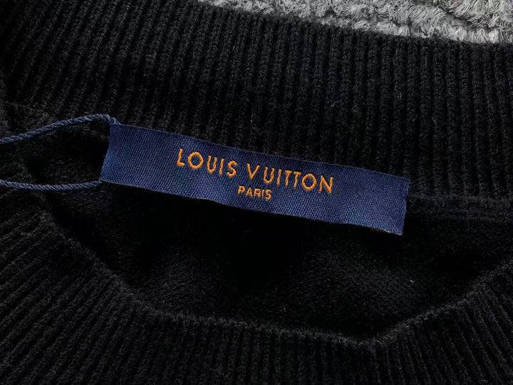 L - SWEATER