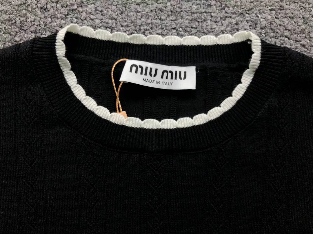 M - SWEATER
