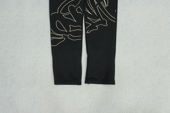 S - SWEATPANTS
