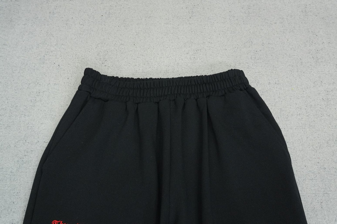 T - SWEATPANTS
