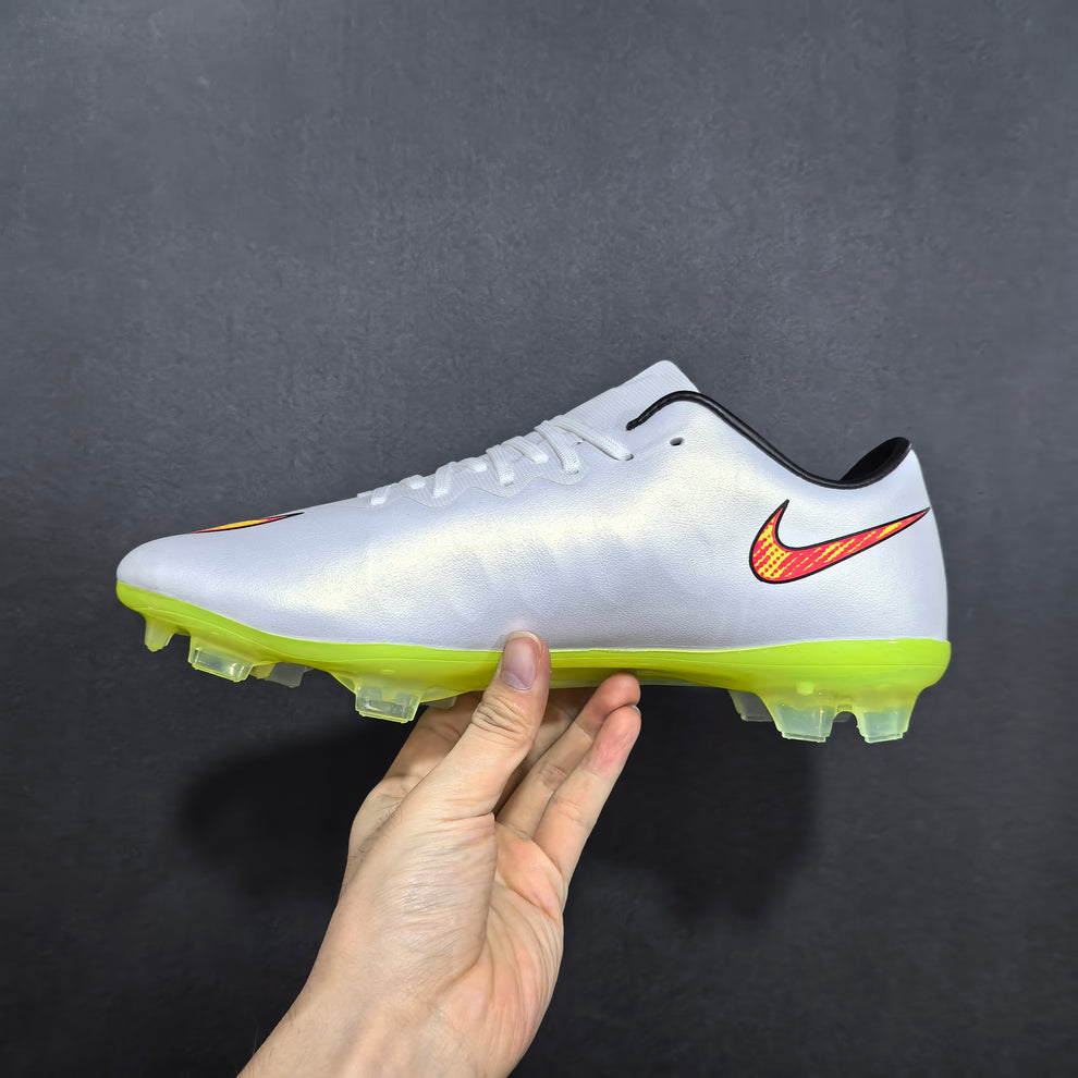M - FUSSBALLSCHUHE