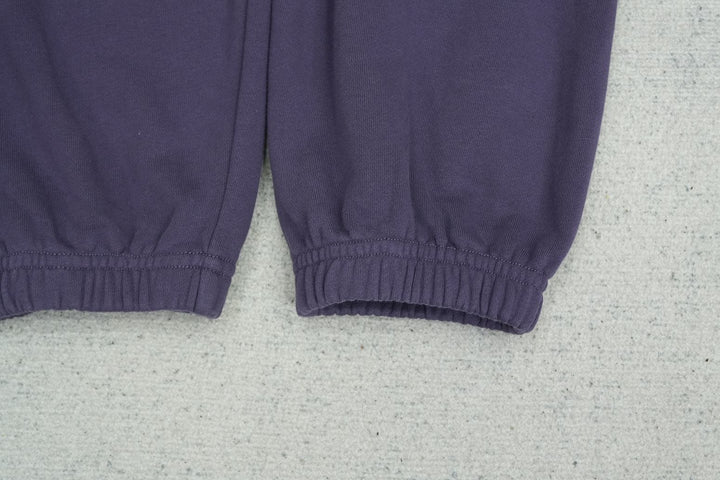 D - SWEATPANTS