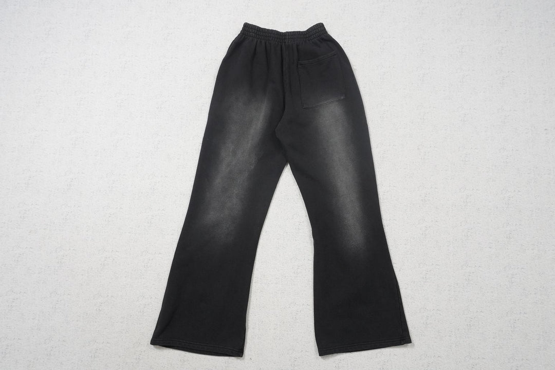 V - SWEATPANTS