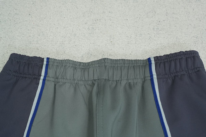 D - SWEATPANTS