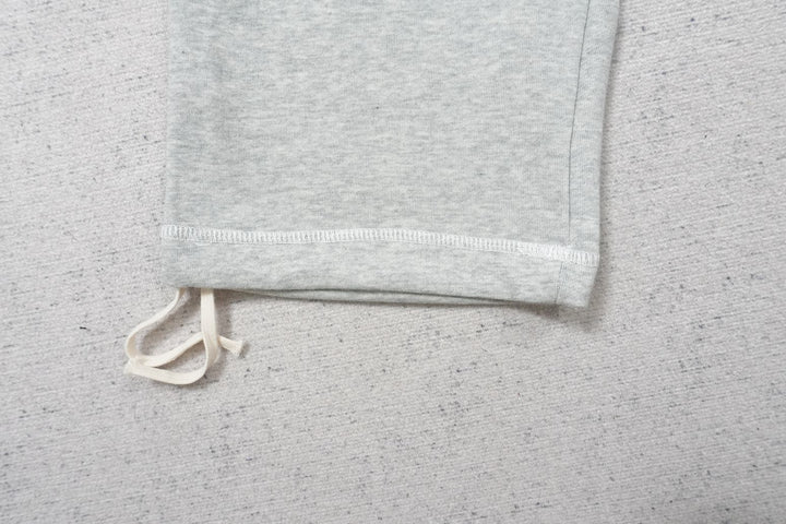 L - SWEATPANTS
