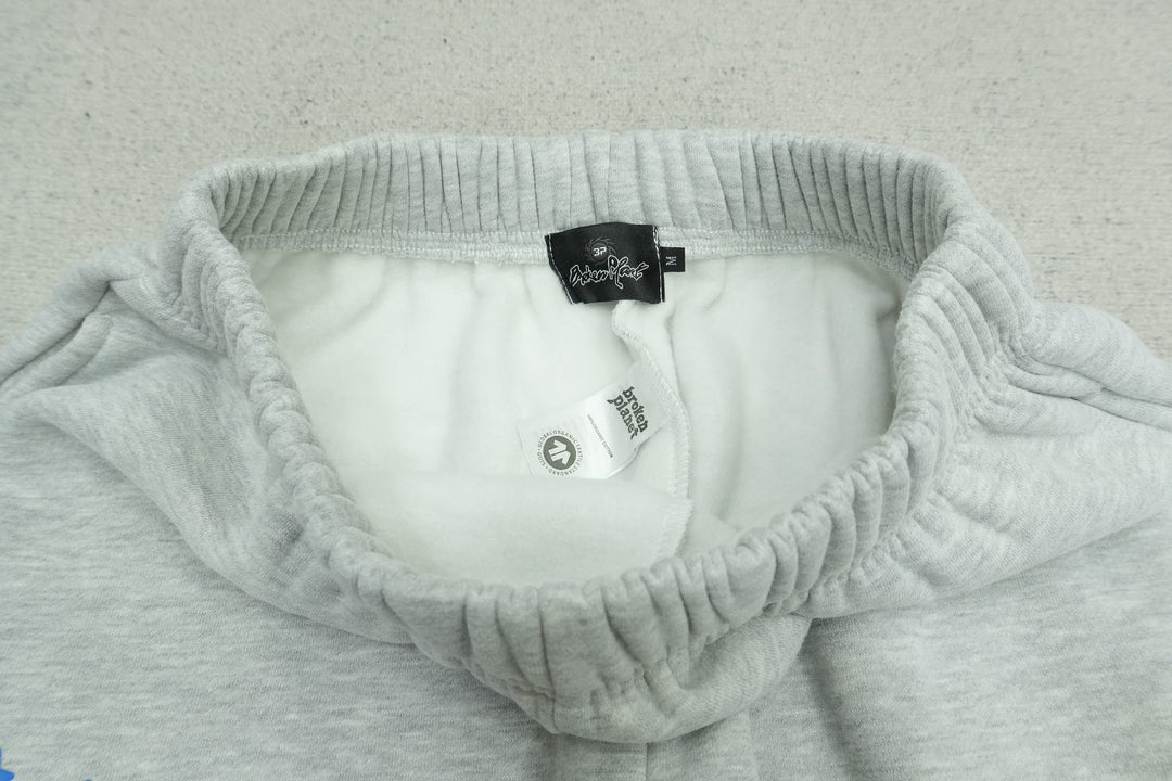 B - SWEATPANTS