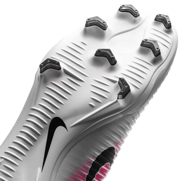 V - FUSSBALLSCHUHE