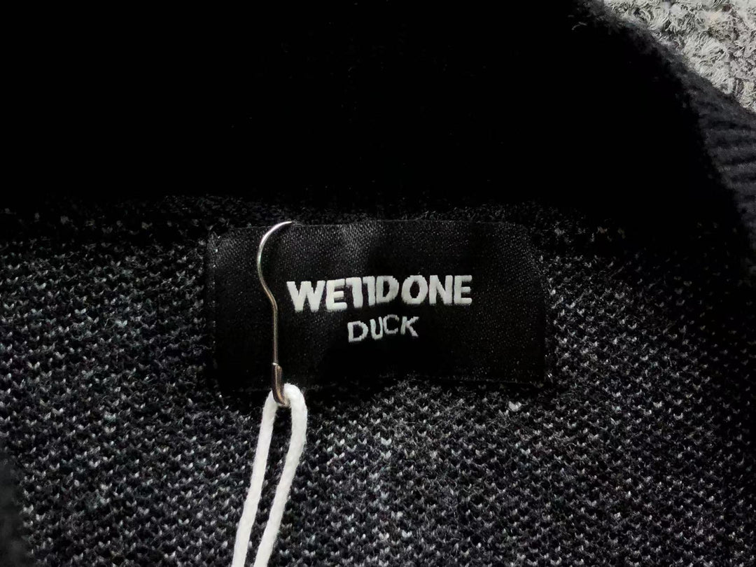 W - SWEATER