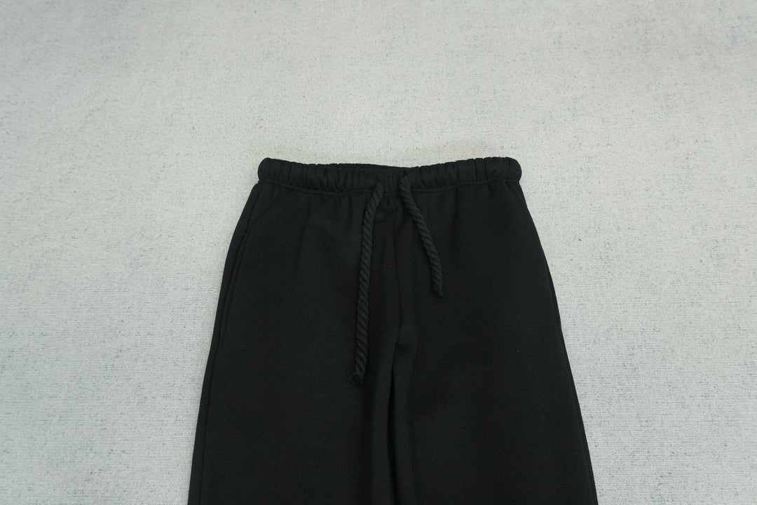 S - SWEATPANTS