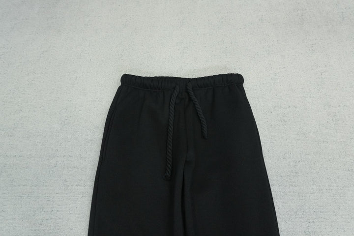 S - SWEATPANTS