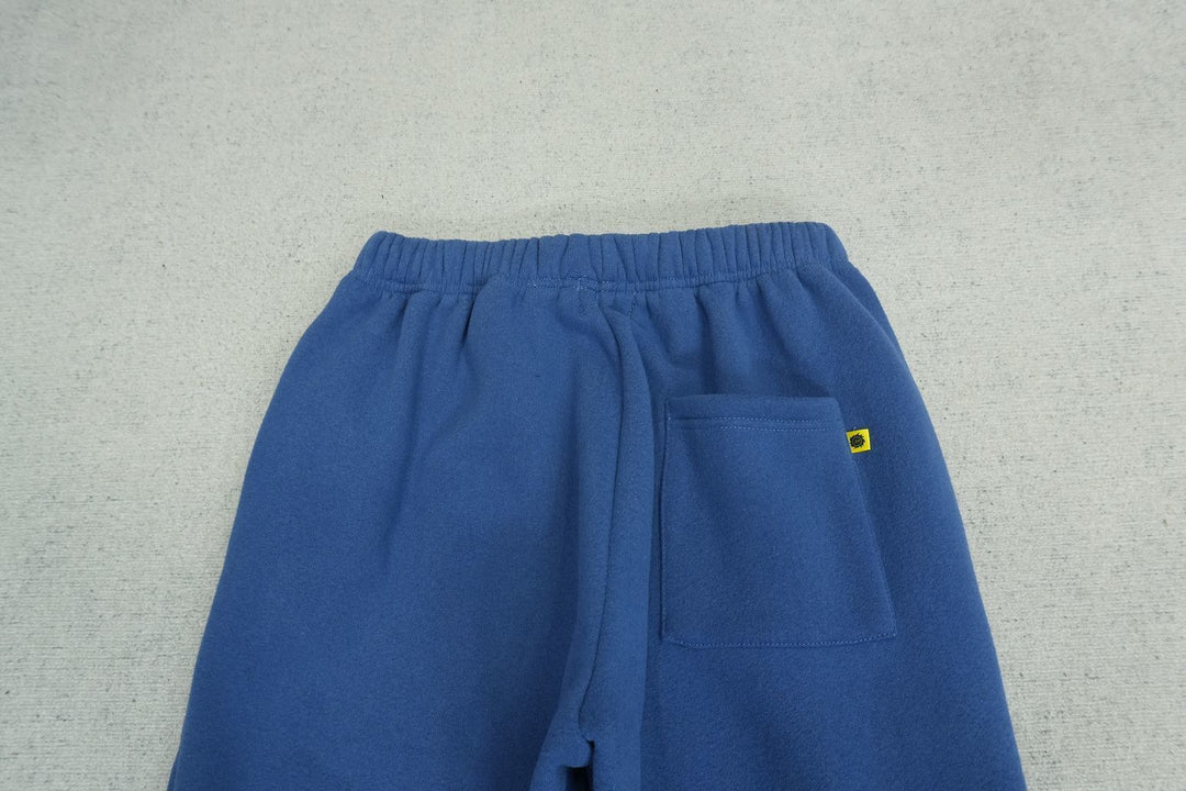 B - SWEATPANTS