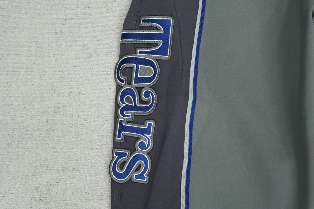 D - SWEATPANTS