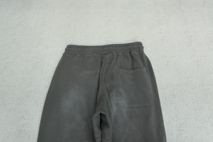 S - SWEATPANTS