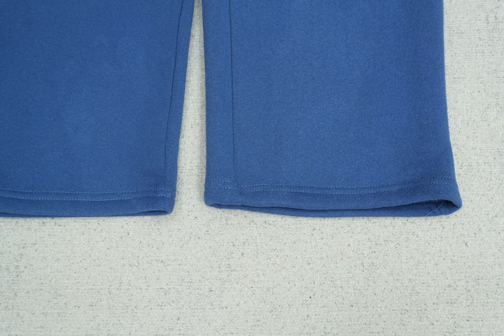 B - SWEATPANTS