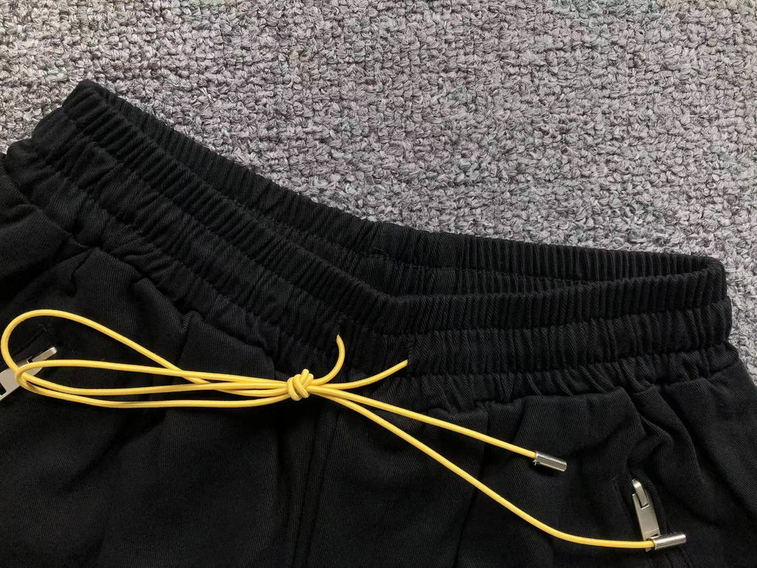 R - SHORTS