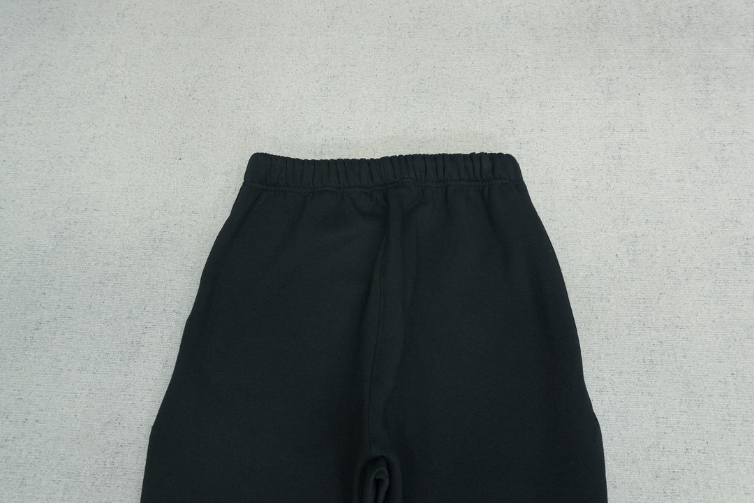F - SWEATPANTS