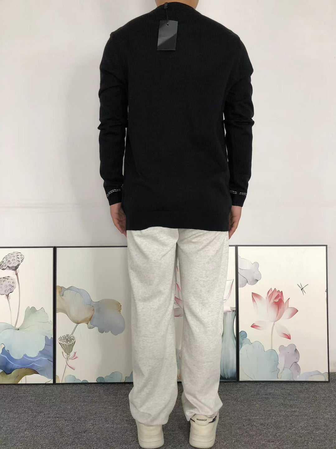 P - SWEATER