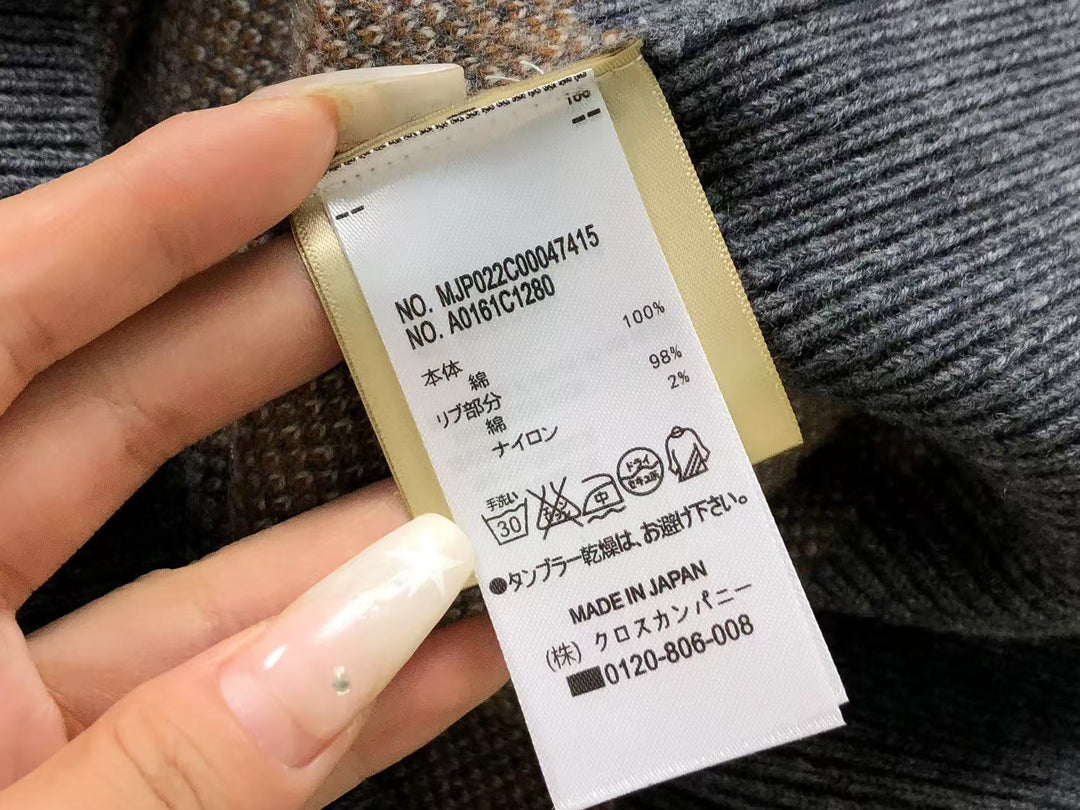 T - SWEATER