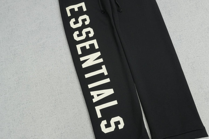 F - SWEATPANTS
