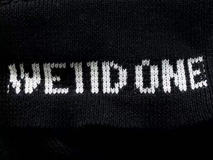 W - SWEATER