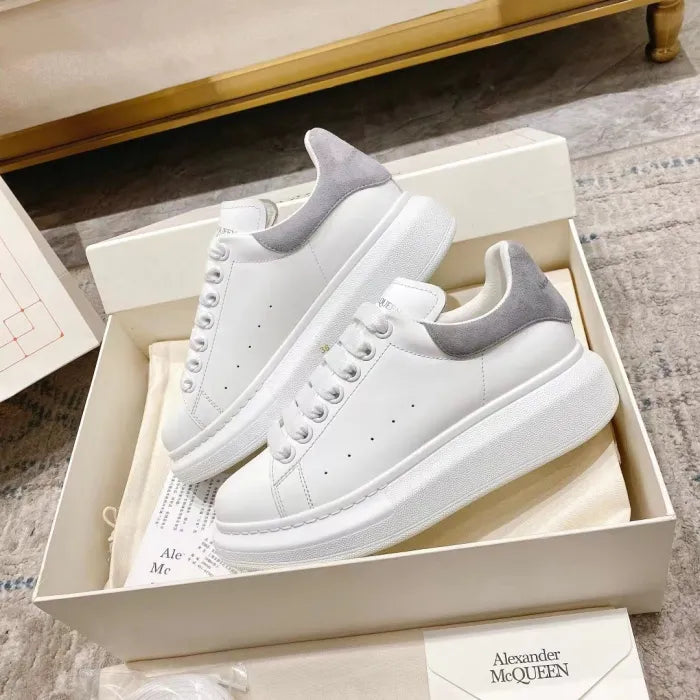 A - SNEAKERS