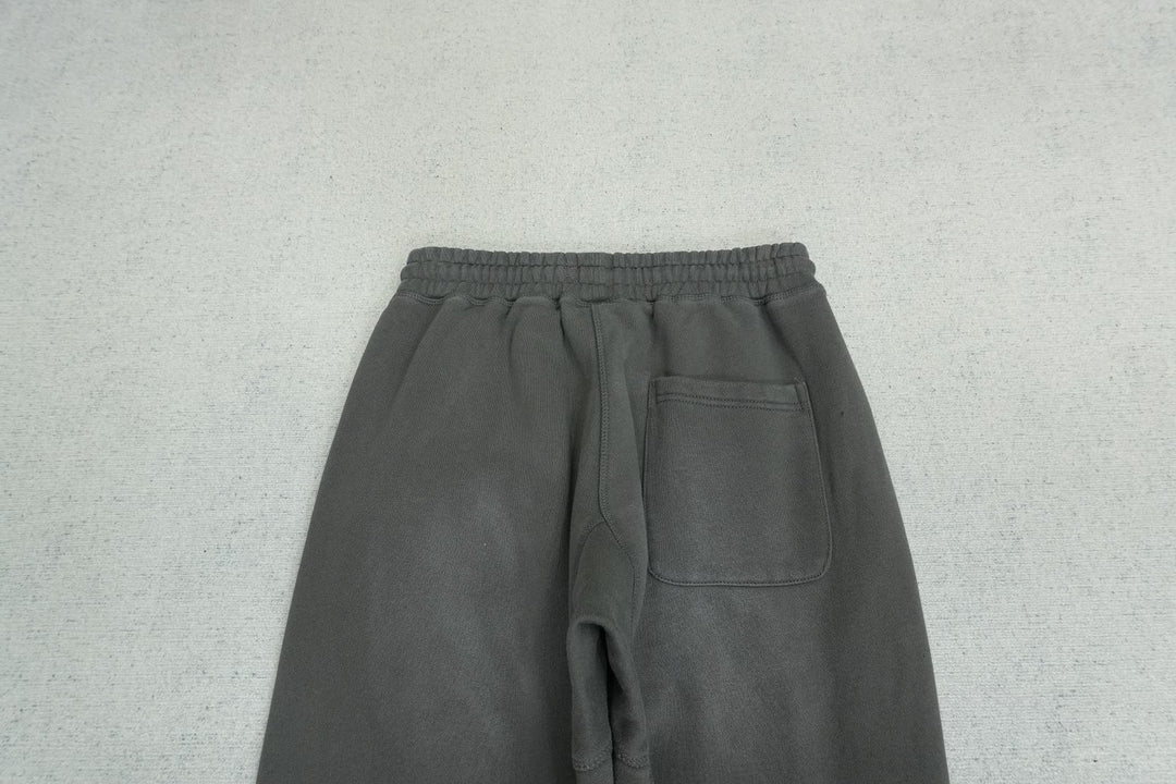 S - SWEATPANTS