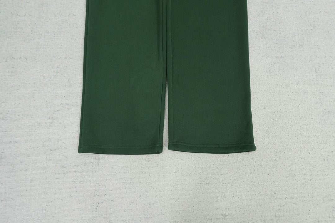 B - SWEATPANTS