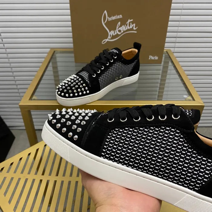 C - SNEAKERS