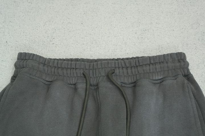 S - SWEATPANTS