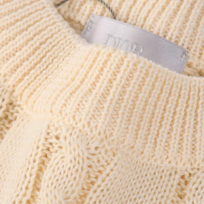 D - SWEATER