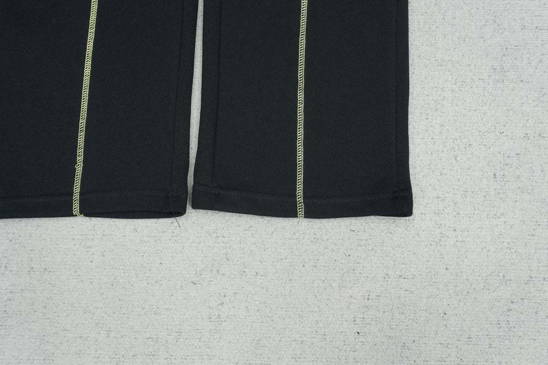 C - SWEATPANTS