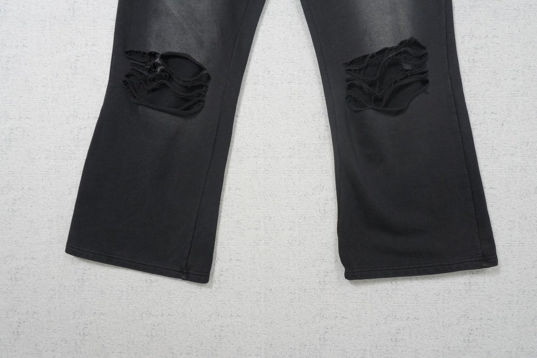 V - SWEATPANTS